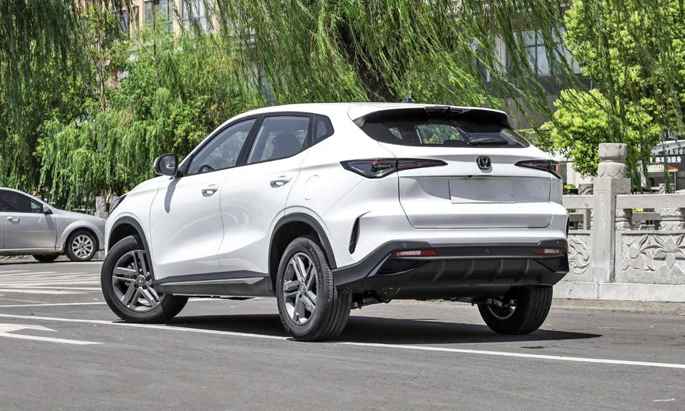 Changan CS35 Max (2026) — вид сзади