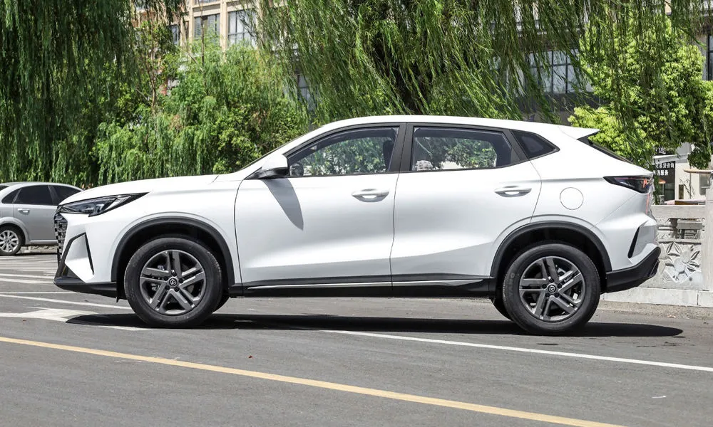 Changan CS35 Max (2026) — вид сбоку