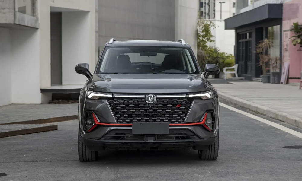 Changan CS35 Plus (2022) — вид спереди, фото 2