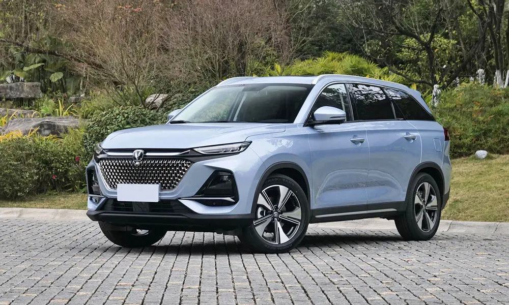 Changan CS75 Pro (2026) — вид спереди