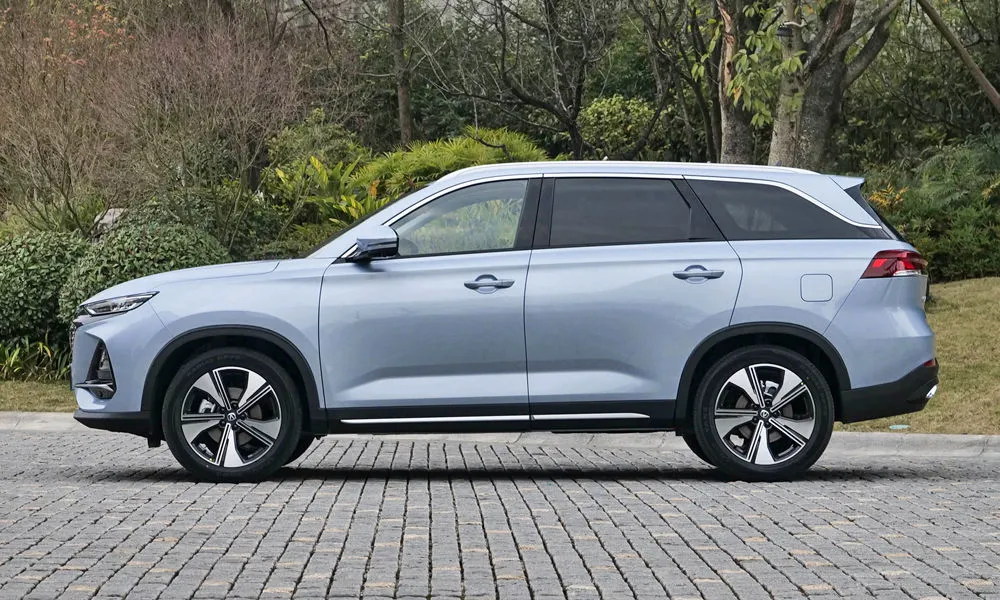 Changan CS75 Pro (2026) — вид сбоку