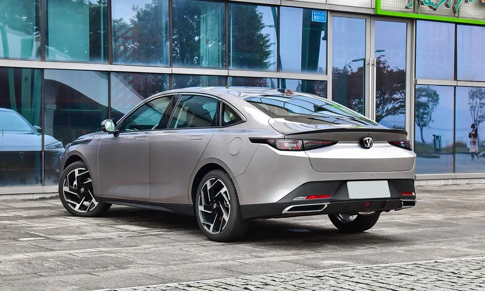 Changan Lamore (2023) — вид сзади, фото 3