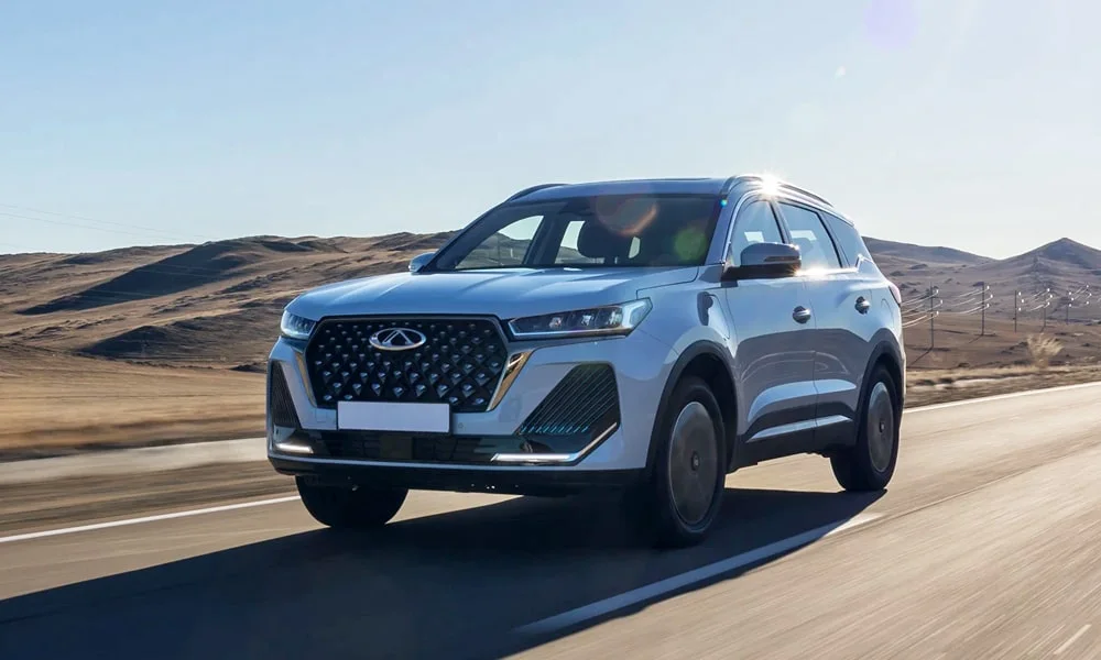 Фото Chery Tiggo 7 Pro Plug-in Hybrid (2023) — вид спереди, фото 9. Анфас: пропорции капота, посадка кузова и графика ходовых огней Chery Tiggo 7 Pro Plug-in Hybrid (2023) — вид спереди, фото 9