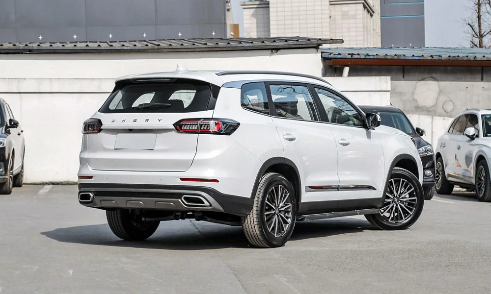 Chery Tiggo 8 Pro e+ (2023) — вид сзади, фото 3