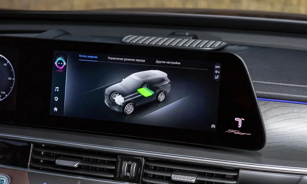 Фото Chery Tiggo 8 Pro Plug-in Hybrid (2023) — экран мультимедиа. Горизонтальный экран мультимедиа на передней панели Chery Tiggo 8 Pro Plug-in Hybrid (2023) — экран мультимедиа