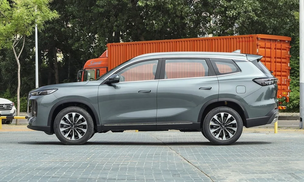 Chery Tiggo 8 Pro (2024) — вид сбоку