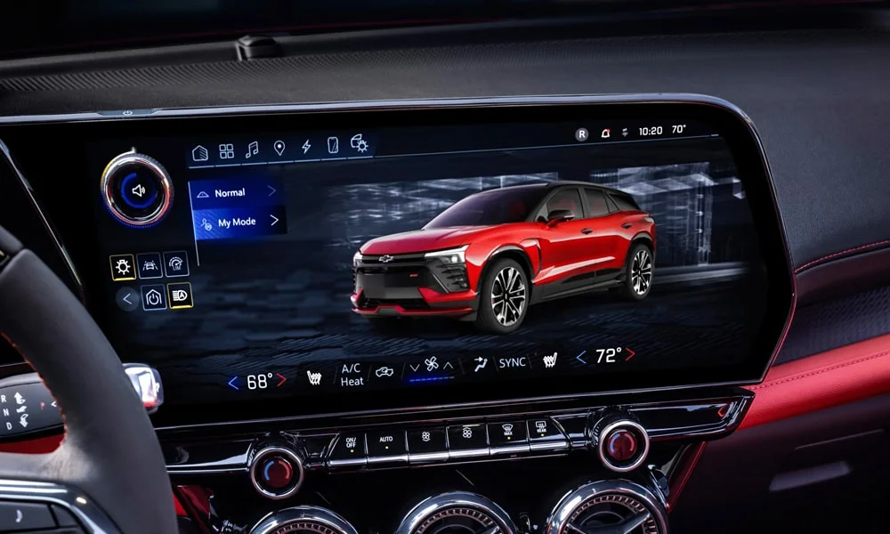 Фото Chevrolet Blazer (2024) — экран мультимедиа. Интерфейс медиасистемы крупным планом Chevrolet Blazer (2024) — экран мультимедиа