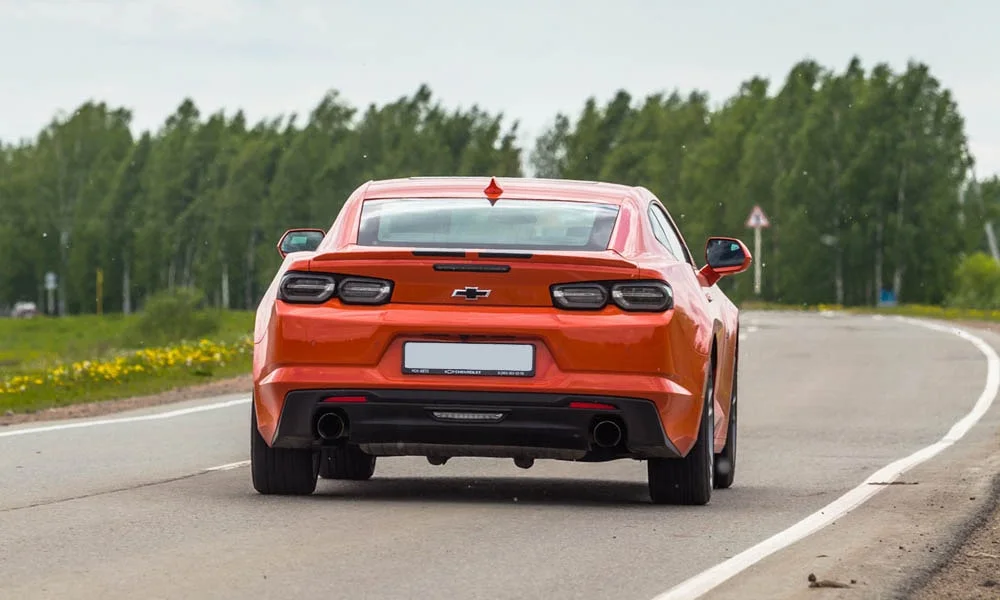 Chevrolet Camaro — вид сзади, фото 2