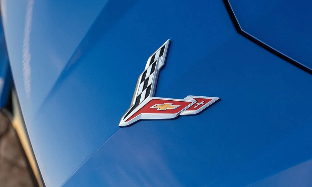 Фото Chevrolet Corvette — экстерьер. Внешняя деталь кузова вблизи Chevrolet Corvette — экстерьер