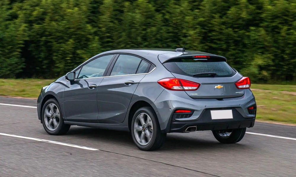 Chevrolet Cruze хэтчбек — вид сзади, фото 2