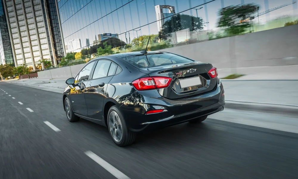 Chevrolet Cruze — вид сзади, фото 3