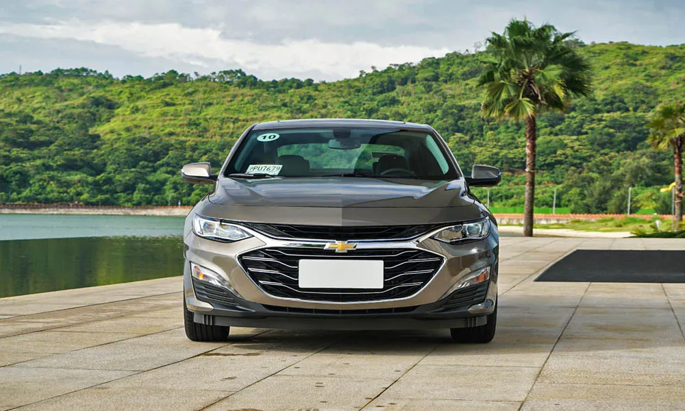 Chevrolet Malibu (2024) — вид спереди, фото 2