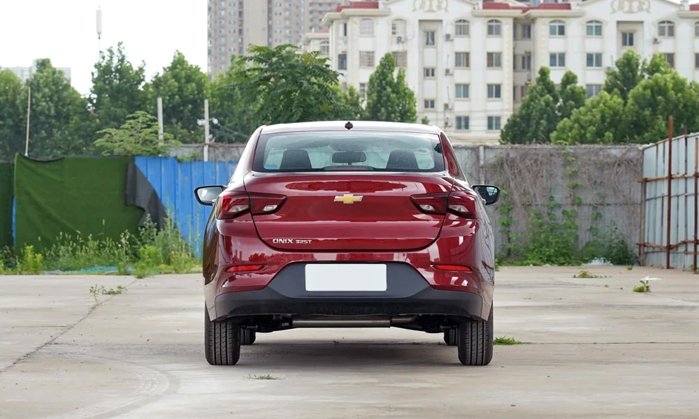Chevrolet Onix (2024) — вид сзади, фото 3
