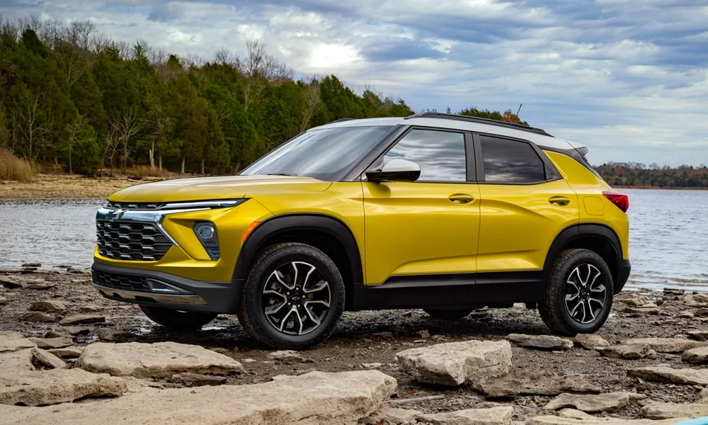 Chevrolet TrailBlazer (2024) — вид спереди, фото 3