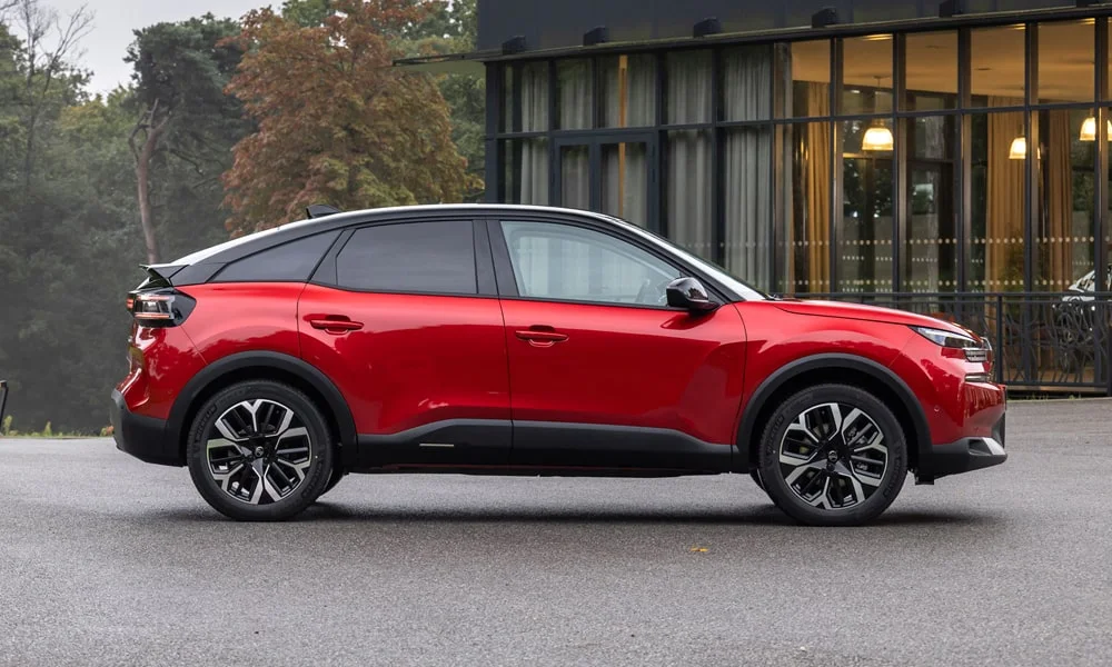 Citroen C4 (2024) — вид сбоку