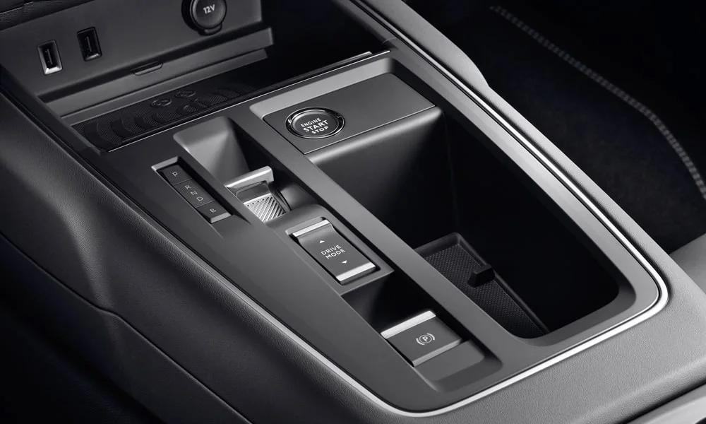 Фото Citroen C5 Aircross (2024) — селектор коробки передач. Управление коробкой: компактный селектор освобождает место на тоннеле Citroen C5 Aircross (2024) — селектор коробки передач