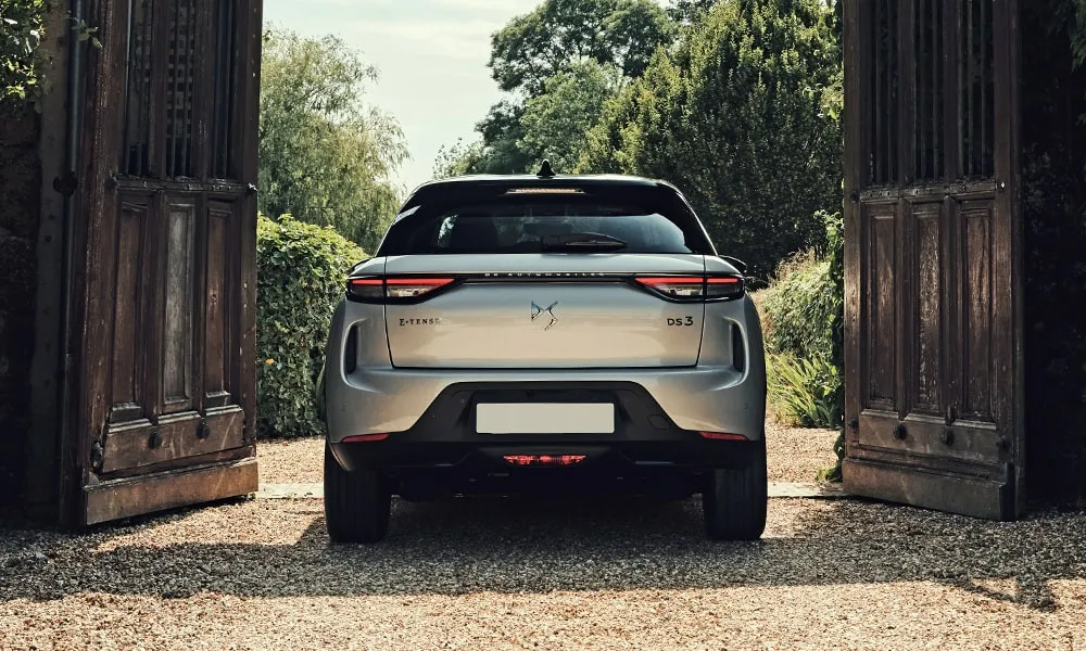 Citroen DS 3 — вид сзади