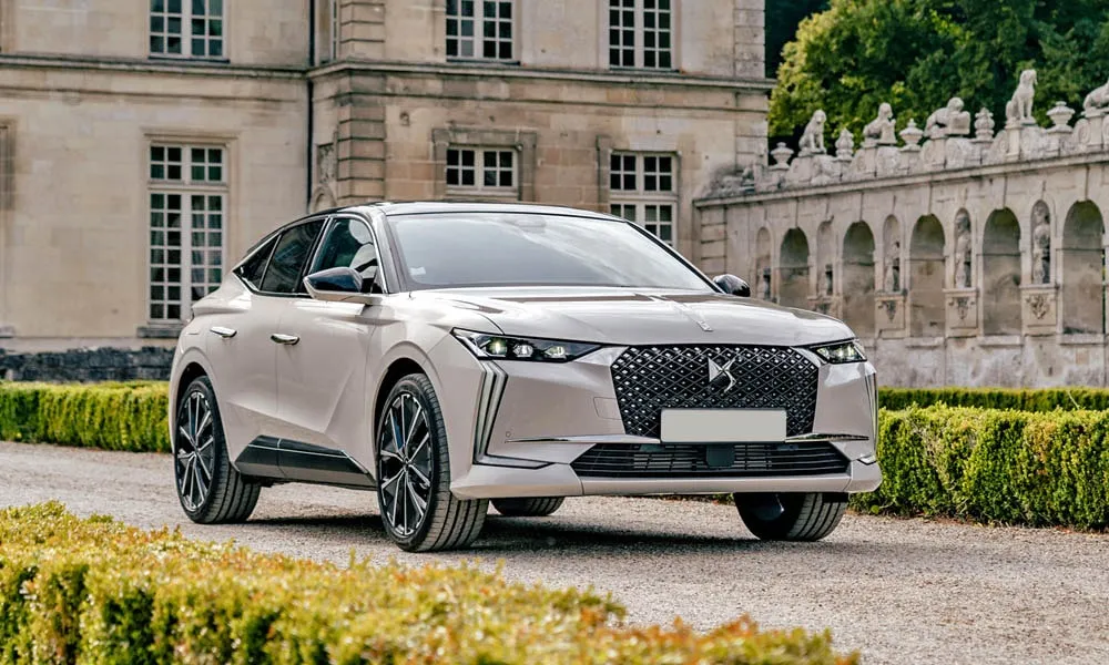 Фото Citroen DS 4 — вид спереди, фото 5. Оптика, решётка и бампер — первое впечатление о модели Citroen DS 4 — вид спереди, фото 5