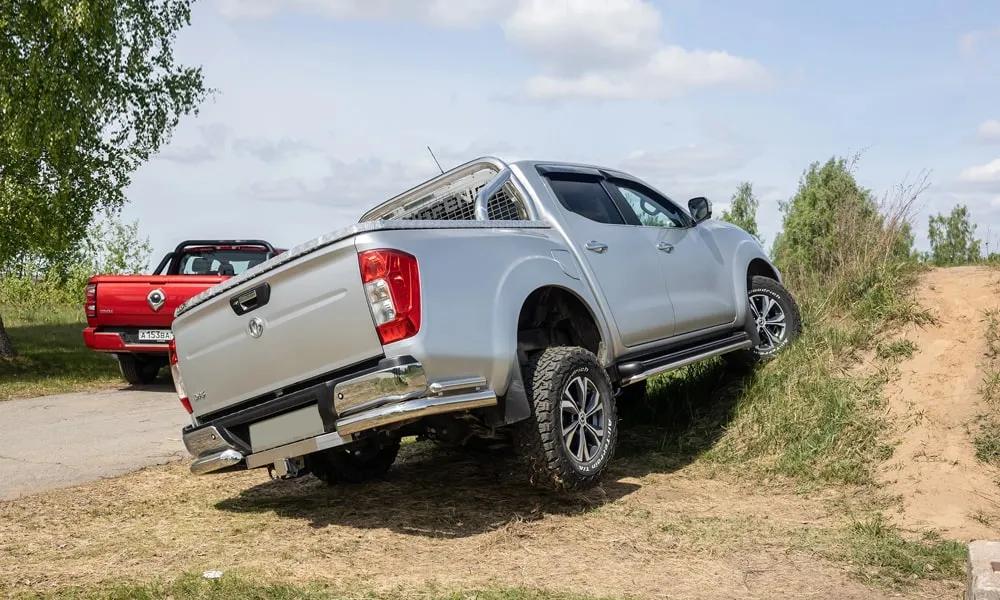 Dongfeng DF6 (2023) — вид сзади, фото 2
