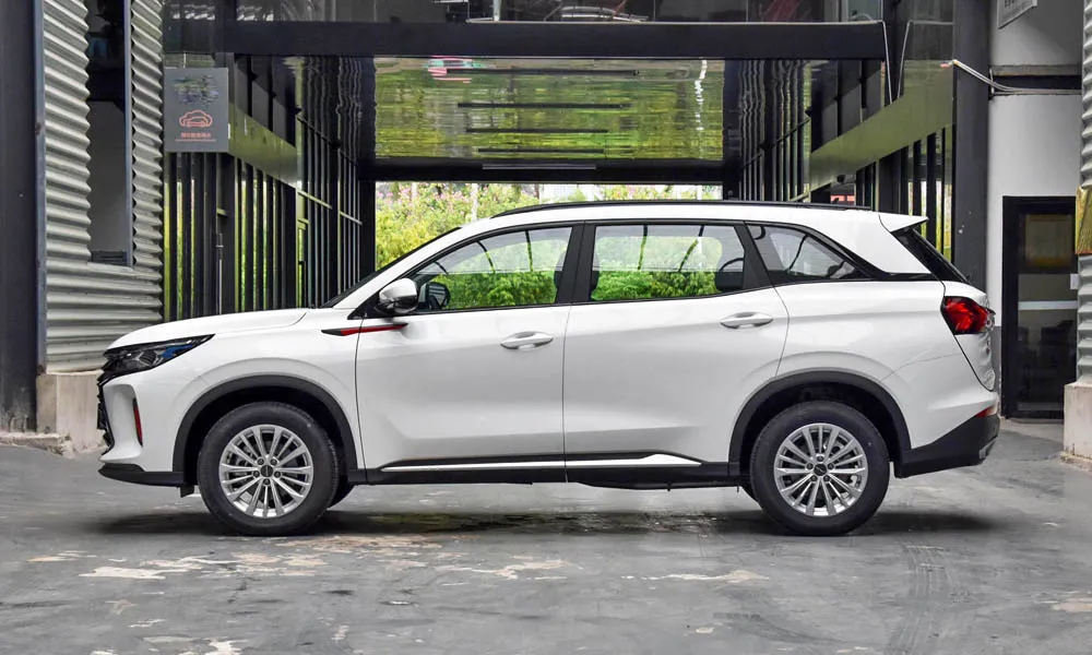 Dongfeng DFM 580 (2024) — вид сбоку