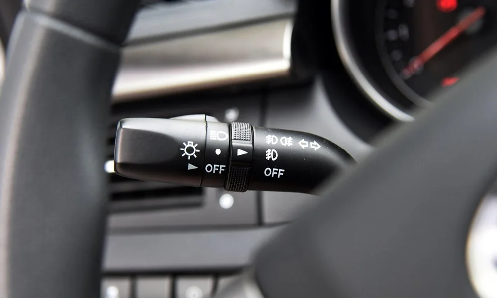 Фото FAW Besturn X80 — интерьер, фото 6. Общий план салона: архитектура панели, консоль и кресла FAW Besturn X80 — интерьер, фото 6