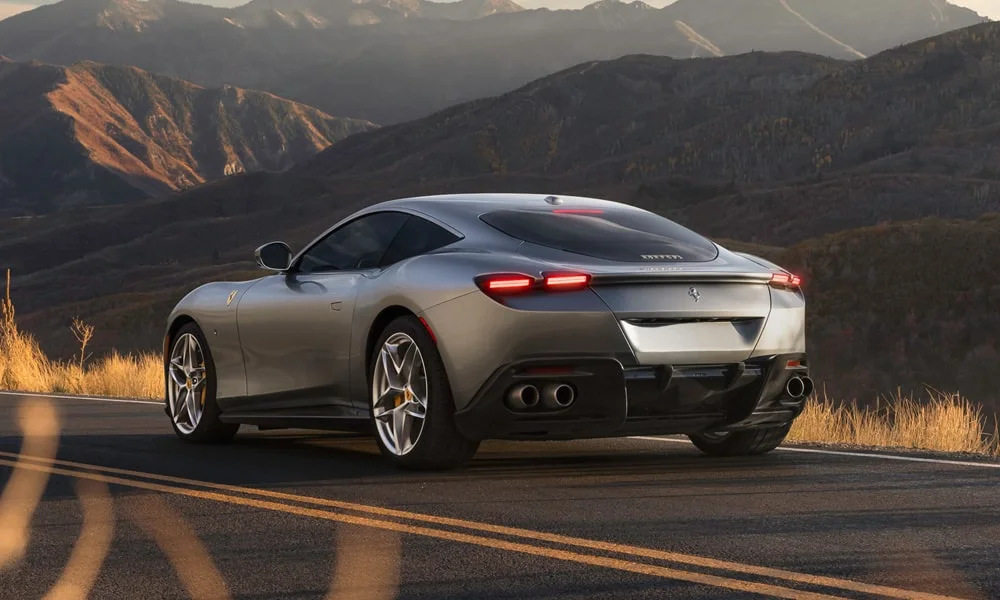 Ferrari Roma — вид сзади, фото 3