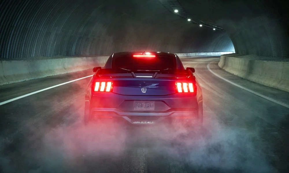 Ford Mustang (2024) — вид сзади, фото 2
