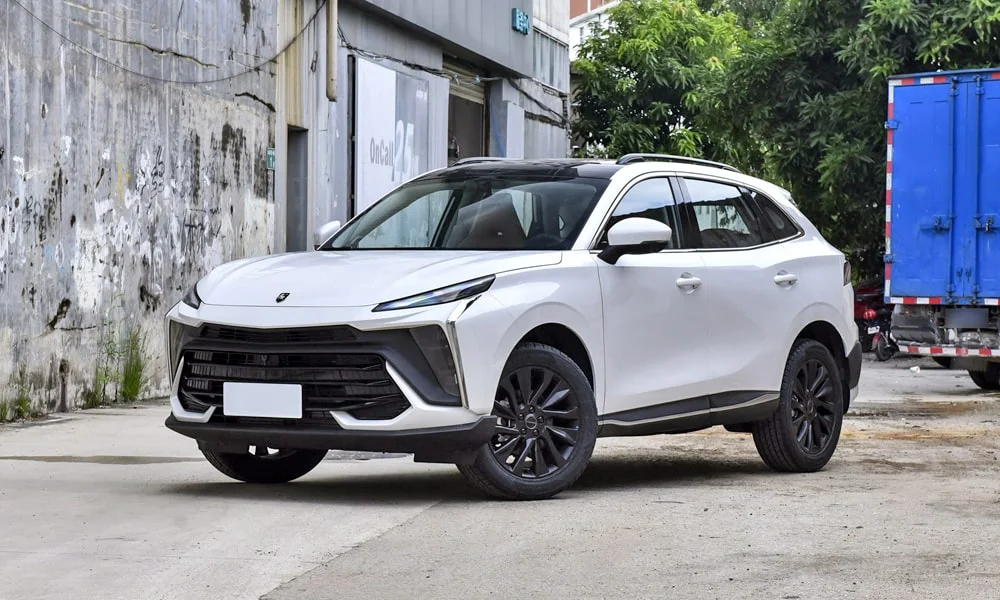 Forthing T5 Evo (2023) — вид спереди