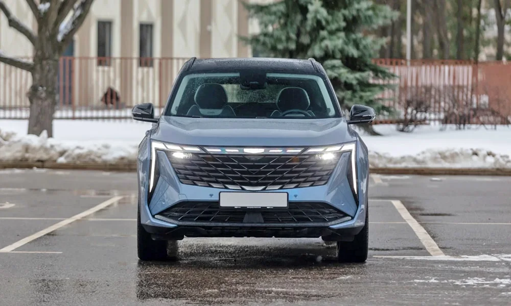 Geely Atlas (2024) — вид спереди, фото 3