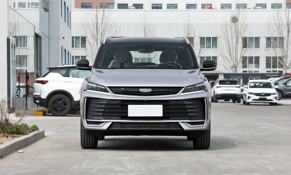 Geely Coolray (2023) — вид спереди, фото 2