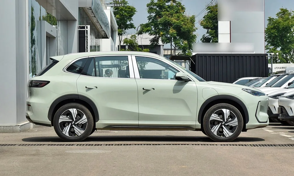 Фото Geely Galaxy EX5 (2024) — вид сбоку, фото 5. Профиль кузова: колёсная база, свесы и линия остекления Geely Galaxy EX5 (2024) — вид сбоку, фото 5