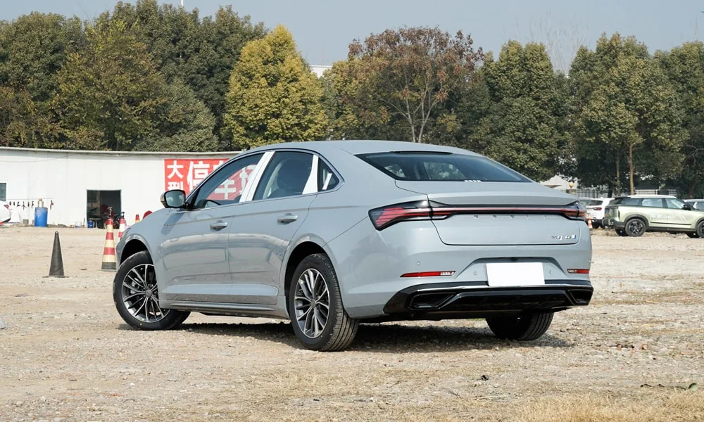 Geely Preface (2024) — вид сзади, фото 3