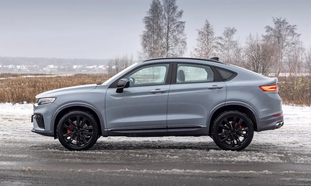 Geely Tugella (2022) — вид сбоку