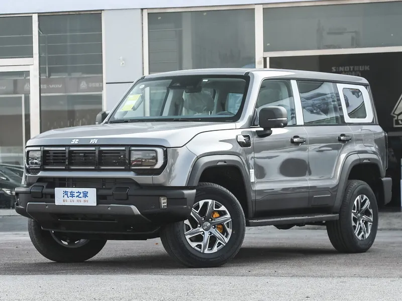 BAIC BJ40 2023, джип/suv 5 дв., 2 поколение (08.2023 - н.в.)