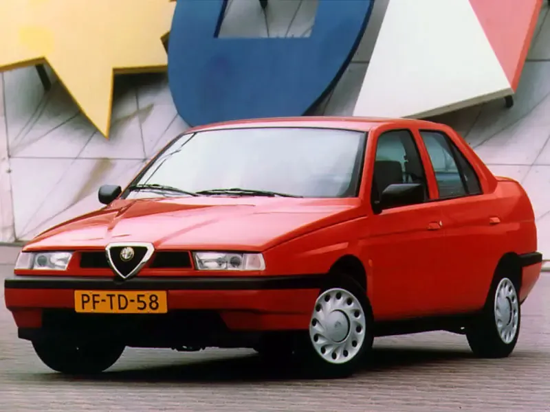 Alfa Romeo 155 рестайлинг 1995, седан, 1 поколение (03.1995 - 12.1997)