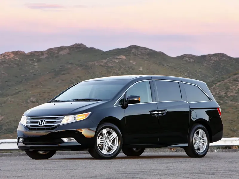Honda Odyssey 2010, минивэн, 4 поколение, RL5 (08.2010 - 07.2013)