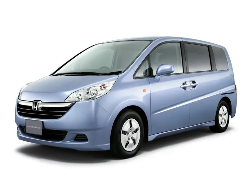 Honda Stepwgn 2005, минивэн, 3 поколение (05.2005 - 10.2007)