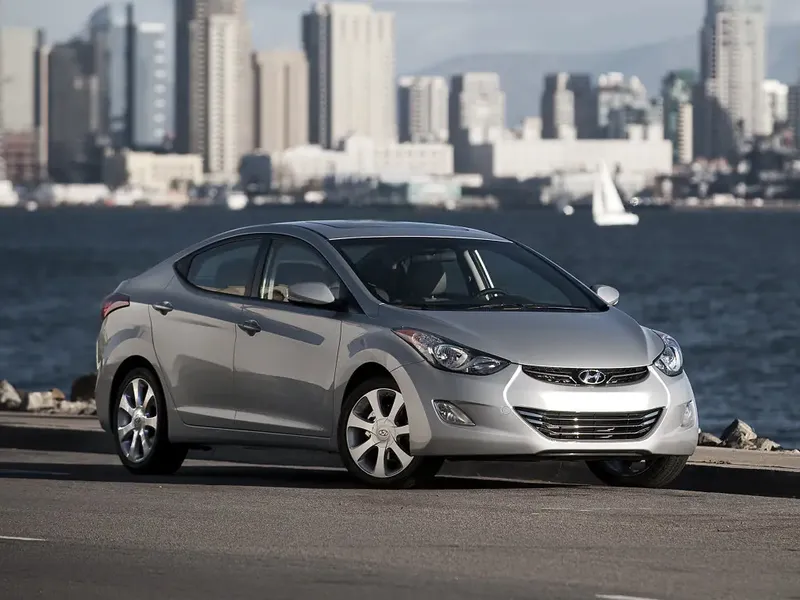 Hyundai Elantra 2010, седан, 5 поколение, UD (04.2010 - 12.2013)