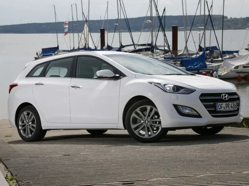 Hyundai i30 рестайлинг 2015, универсал, 2 поколение, GD (01.2015 - 02.2017)