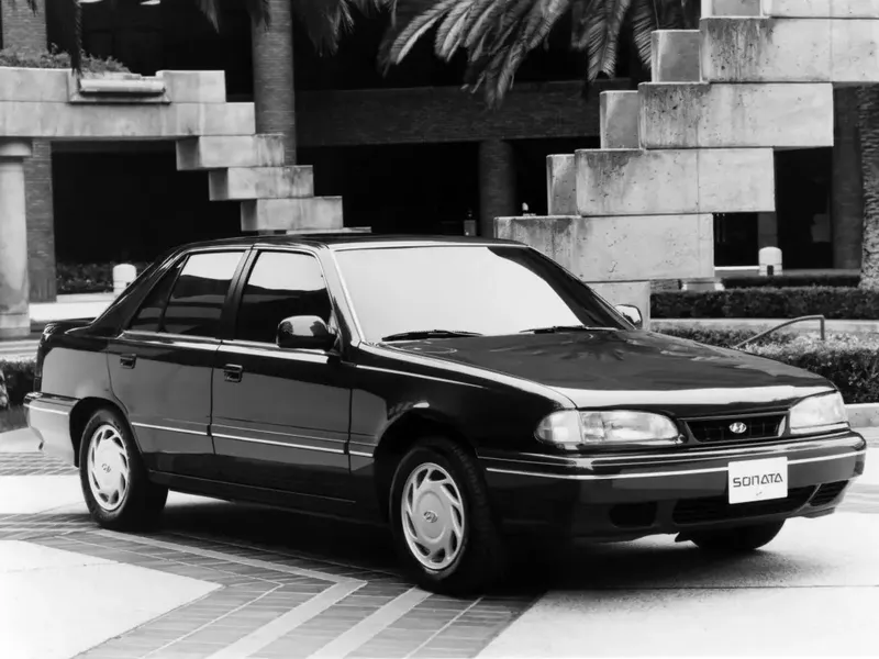 Hyundai Sonata рестайлинг 1991, седан, 2 поколение, Y2 (03.1991 - 05.1993)
