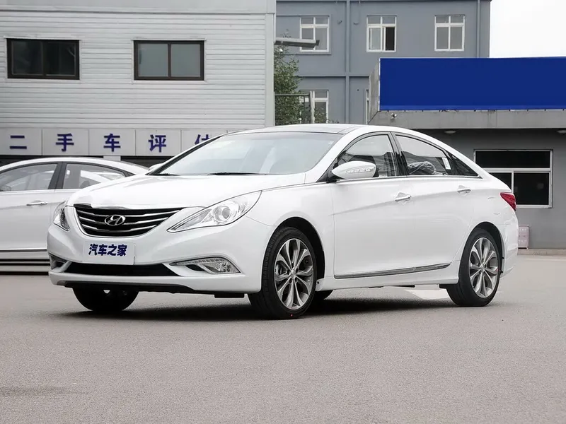 Hyundai Sonata рестайлинг 2013, седан, 6 поколение, YF (04.2013 - 03.2015)