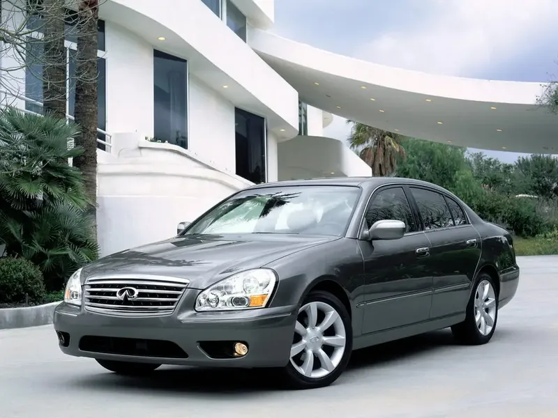 Infiniti Q45 рестайлинг 2004, седан, 3 поколение, F50 (02.2004 - 09.2006)