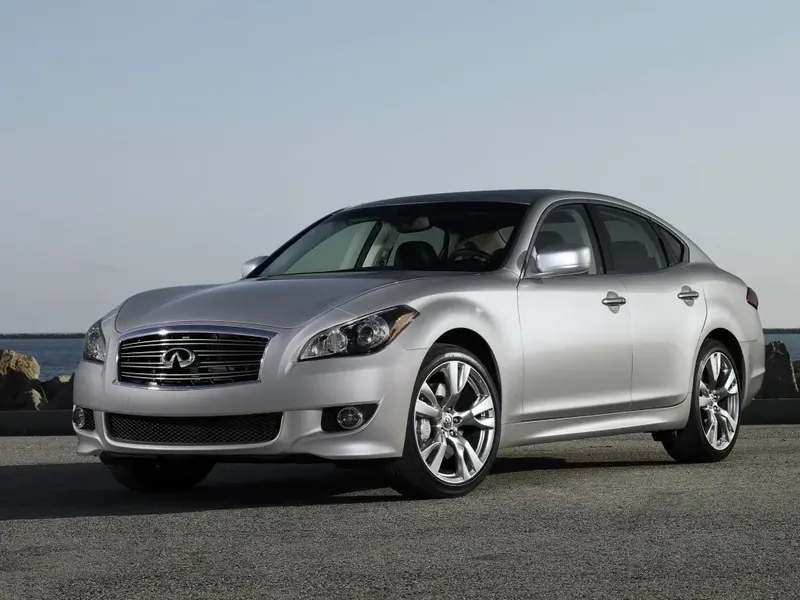 Infiniti M56 2010, седан, 4 поколение (12.2010 - 04.2014)