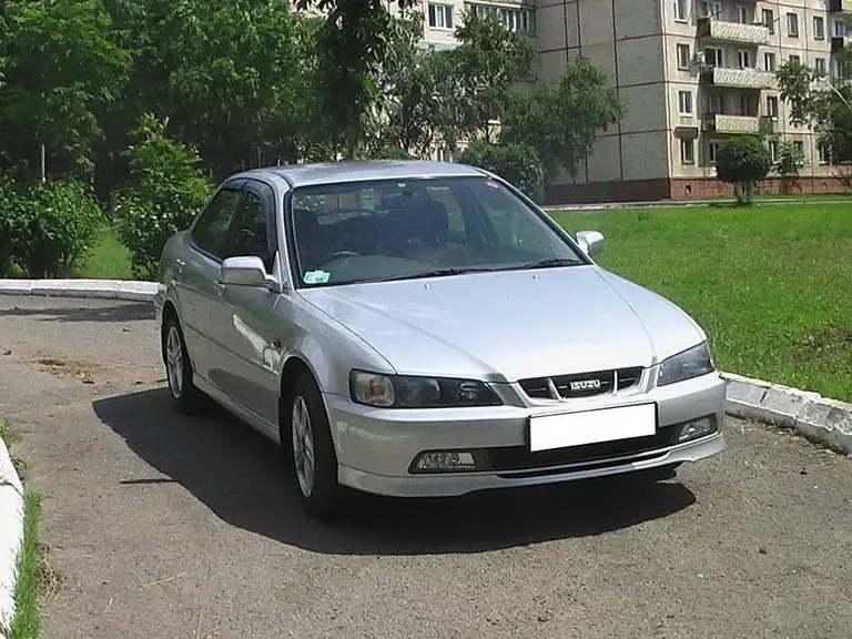 Isuzu Aska 1997, седан, 4 поколение (10.1997 - 12.2001)