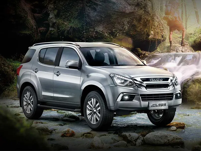 Isuzu MU-X рестайлинг 2017, джип/suv 5 дв., 2 поколение, RF (12.2017 - н.в.)