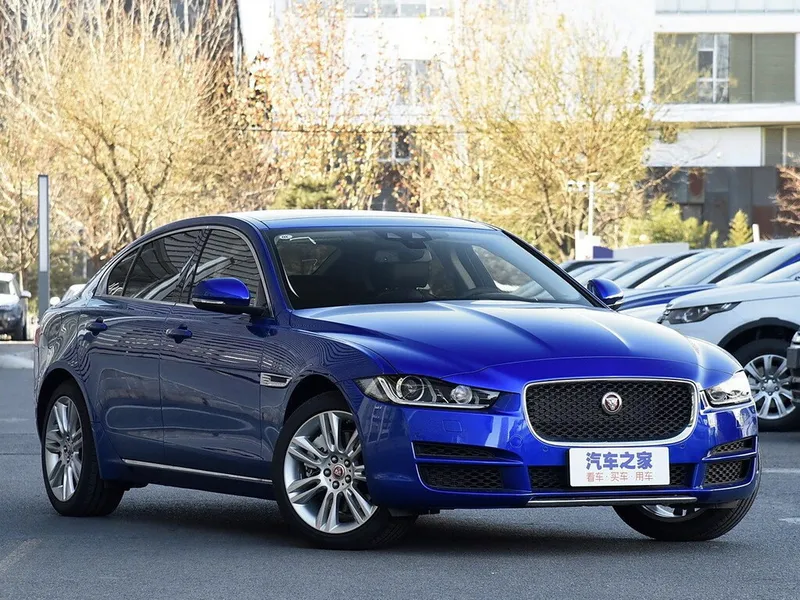 Jaguar XE 2017, седан, 1 поколение, X760 (12.2017 - 11.2019)