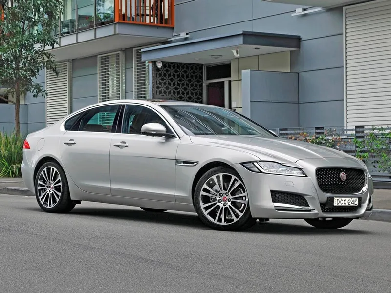 Jaguar XF 2016, седан, 2 поколение, X260 (04.2016 - 10.2020)
