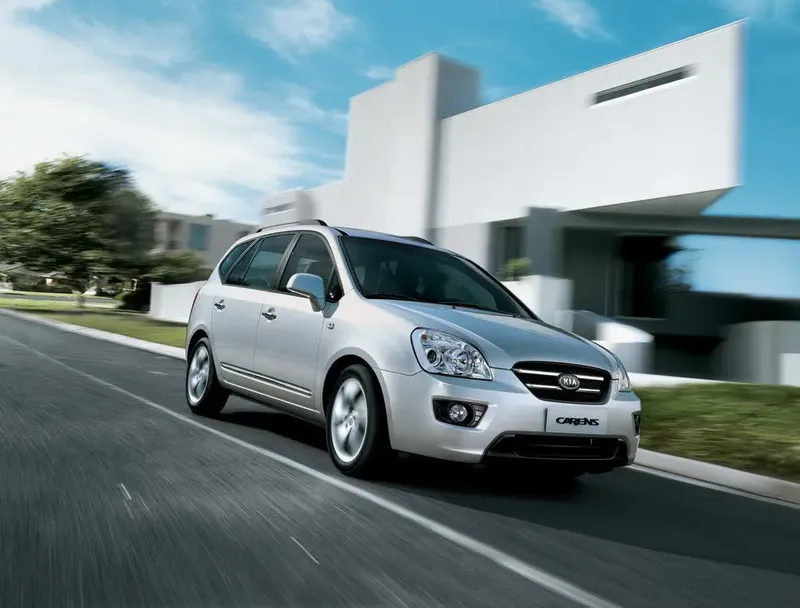 Kia Carens 2006, минивэн, 2 поколение, UN (05.2006 - 08.2012)