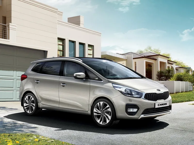 Kia Carens 2013, минивэн, 3 поколение, RP (03.2013 - 08.2018)