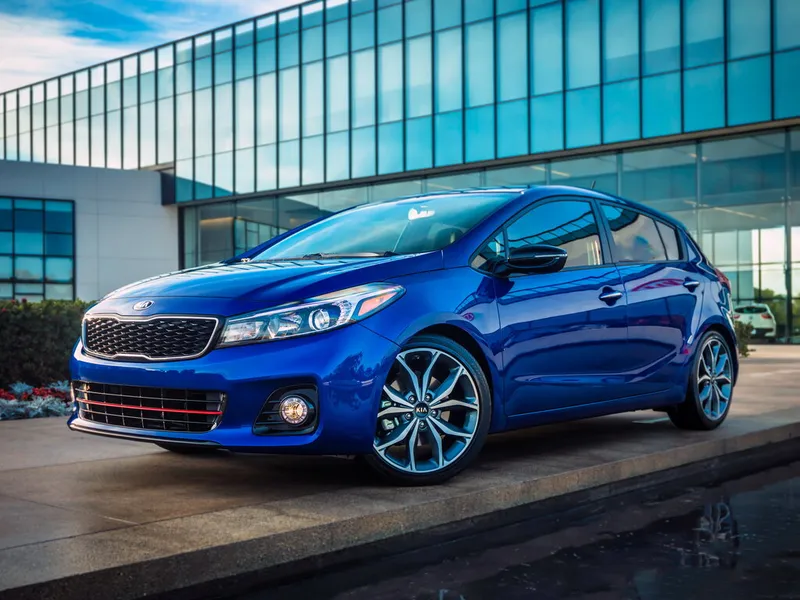 Kia Forte рестайлинг 2017, хэтчбек 5 дв., 2 поколение, YD (01.2017 - 09.2018)
